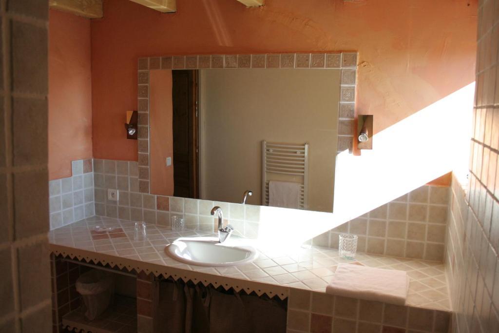 Chambres D'Hotes La Cime Beaujolaise Poule-lès-Écharmeaux Pokoj fotografie